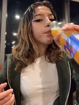 MiaaCute- online show from 12/19/25, 11:45