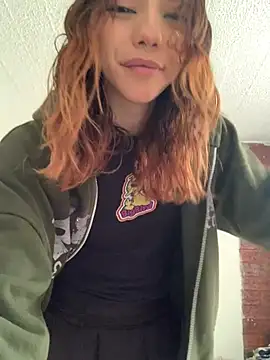 Snapshot of MiaaCute- chatting on 03/17/26, 08:45 MiaaCute- online show from 03/17/26, 08:45