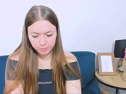 Snapshot of LeaNaughty chatting on 12/05/25, 10:24 LeaNaughty online show from 12/05/25, 10:24