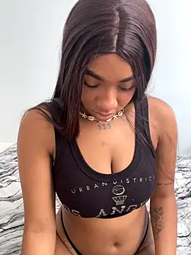 keylafisher  online show from 10/17/25, 07:16