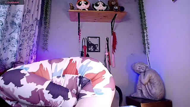 Snapshot of Violetafetish-dirty chatting on 04/22/26, 03:09 Violetafetish-dirty online show from 04/22/26, 03:09