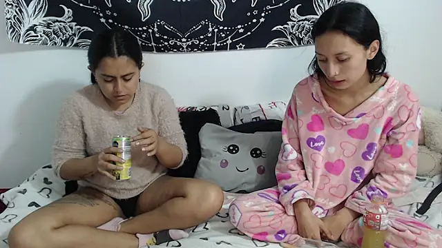 emily n abby online show from 04/08/26, 01:33