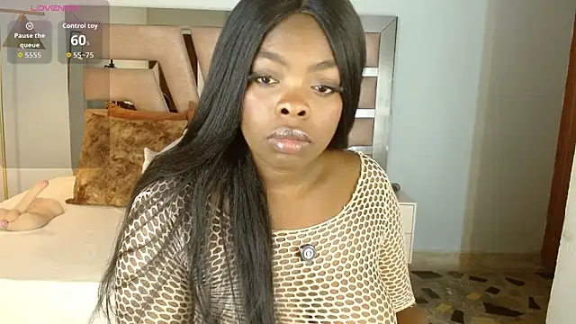 Maiacharris  online show from 10/27/25, 07:40