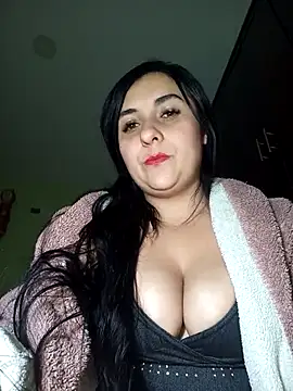 Snapshot of Kymberlaury chatting on 10/28/25, 03:32 Kymberlaury online show from 10/28/25, 03:32