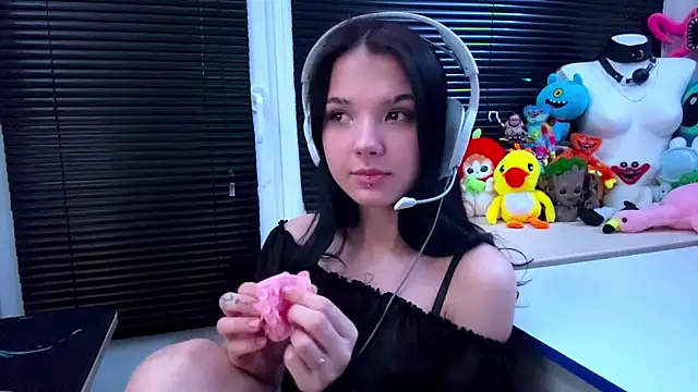 HanaMantanaDell online show from 10/17/25, 01:14