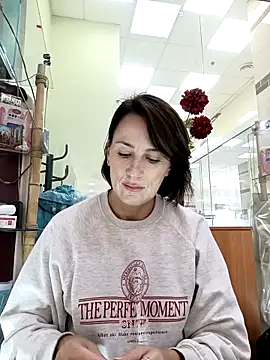 Snapshot of Luna_7777 chatting on 10/25/25, 10:34 Luna 7777 online show from 10/25/25, 10:34