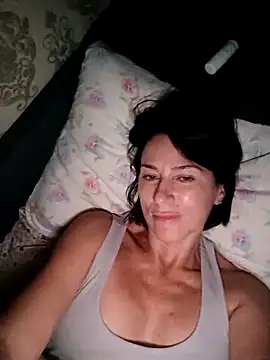 Snapshot of Luna_7777 chatting on 10/27/25, 09:52 Luna 7777 online show from 10/27/25, 09:52