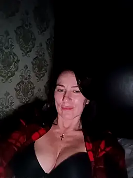 Snapshot of Luna_7777 chatting on 04/19/26, 08:00 Luna 7777 online show from 04/19/26, 08:00