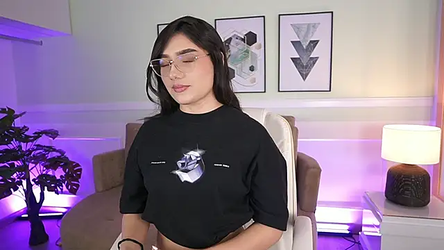 EmilyTurneer online show from 11/05/25, 07:14