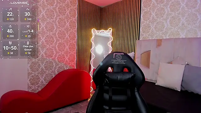 Snapshot of Adisson_Tay chatting on 11/04/25, 11:53 Adisson Tay online show from 11/04/25, 11:53