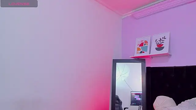 Amelia Brixton online show from 04/18/26, 09:59