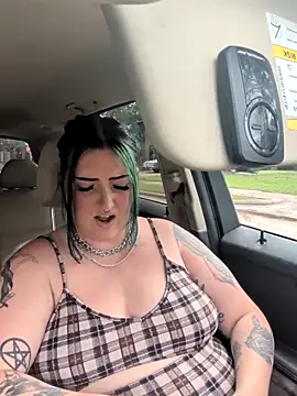 Snapshot of ImKatMeow chatting on 04/15/26, 04:14 ImKatMeow online show from 04/15/26, 04:14