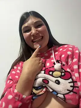 Snapshot of AngieG14_ chatting on 10/18/25, 01:08 AngieG14  online show from 10/18/25, 01:08