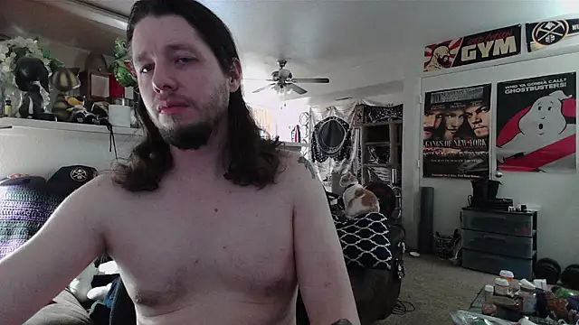 Snapshot of biggerisbetter12 chatting on 03/08/26, 04:00 biggerisbetter12 online show from 03/08/26, 04:00