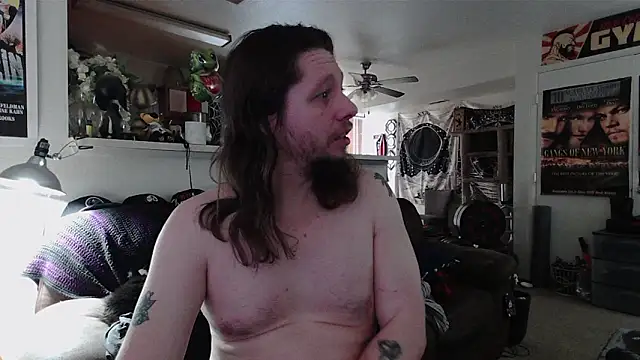 Snapshot of biggerisbetter12 chatting on 03/16/26, 03:27 biggerisbetter12 online show from 03/16/26, 03:27