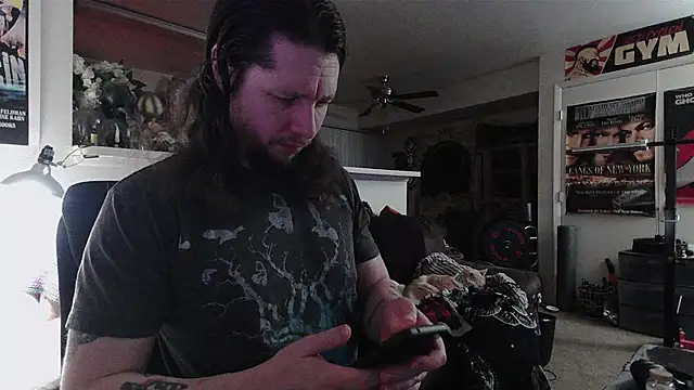 Snapshot of biggerisbetter12 chatting on 03/18/26, 07:44 biggerisbetter12 online show from 03/18/26, 07:44