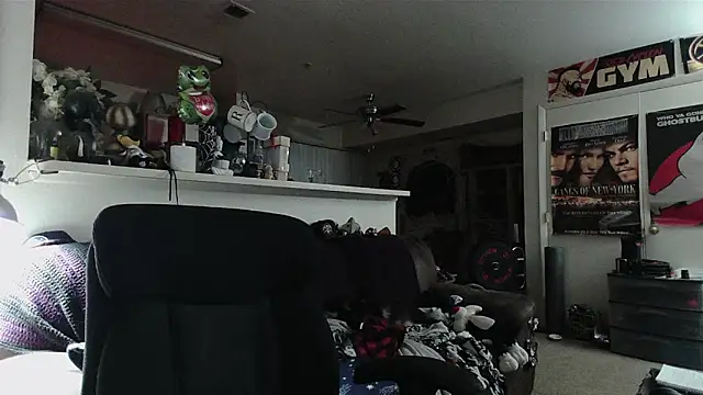 Snapshot of biggerisbetter12 chatting on 03/27/26, 07:36 biggerisbetter12 online show from 03/27/26, 07:36