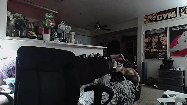 Snapshot of biggerisbetter12 chatting on 04/12/26, 02:16 biggerisbetter12 online show from 04/12/26, 02:16