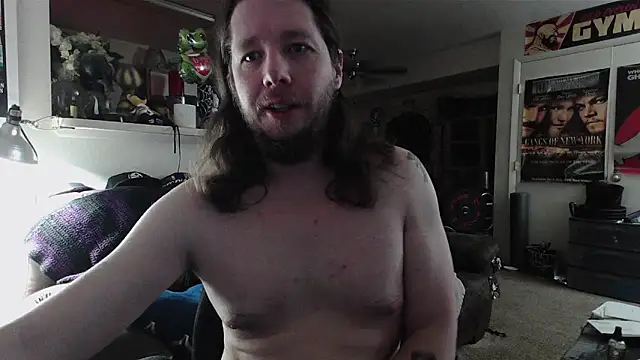 Snapshot of biggerisbetter12 chatting on 04/17/26, 02:03 biggerisbetter12 online show from 04/17/26, 02:03