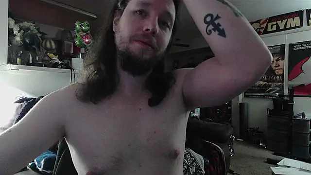 Snapshot of biggerisbetter12 chatting on 04/19/26, 05:51 biggerisbetter12 online show from 04/19/26, 05:51