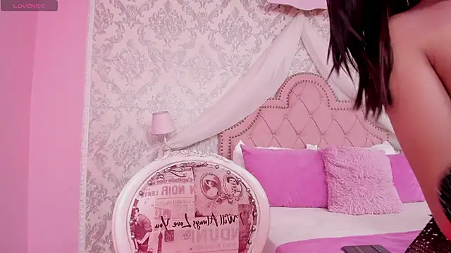 GabrielaSuarez online show from 11/12/25, 12:49