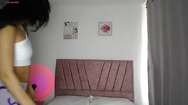 EmmaNova  online show from 10/29/25, 03:47