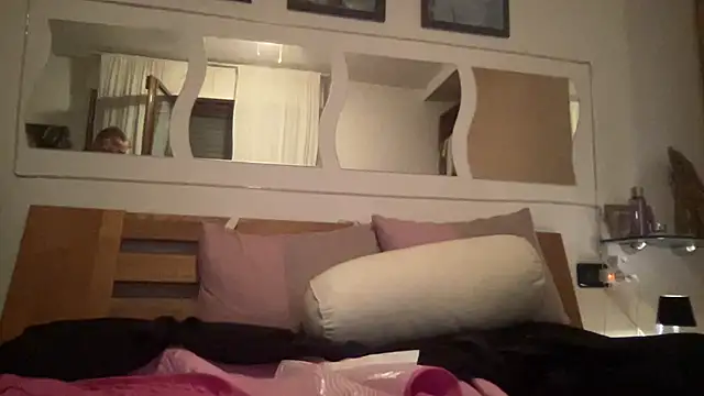 Snapshot of La_bionda0514 chatting on 10/25/25, 04:09 La bionda0514 online show from 10/25/25, 04:09