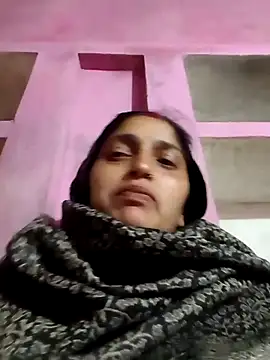 Snapshot of Pooja_shre chatting on 12/22/25, 04:04 Pooja shre online show from 12/22/25, 04:04