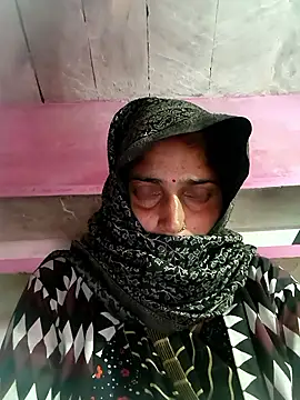 Snapshot of Pooja_shre chatting on 01/09/26, 02:25 Pooja shre online show from 01/09/26, 02:25