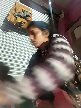 Snapshot of Pooja_shre chatting on 01/13/26, 01:11 Pooja shre online show from 01/13/26, 01:11