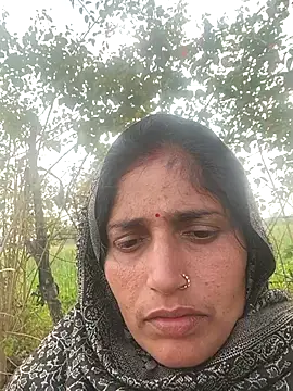 Snapshot of Pooja_shre chatting on 01/18/26, 05:44 Pooja shre online show from 01/18/26, 05:44