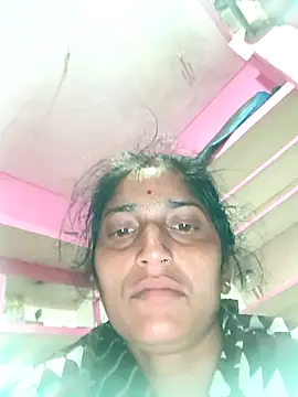 Snapshot of Pooja_shre chatting on 02/10/26, 02:04 Pooja shre online show from 02/10/26, 02:04