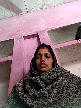 Snapshot of Pooja_shre chatting on 02/11/26, 03:44 Pooja shre online show from 02/11/26, 03:44