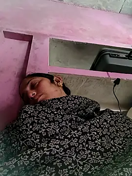 Snapshot of Pooja_shre chatting on 02/19/26, 01:40 Pooja shre online show from 02/19/26, 01:40