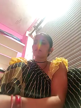 Snapshot of Pooja_shre chatting on 02/28/26, 02:45 Pooja shre online show from 02/28/26, 02:45