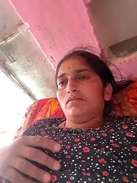 Snapshot of Pooja_shre chatting on 04/03/26, 08:45 Pooja shre online show from 04/03/26, 08:45