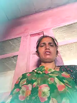 Snapshot of Pooja_shre chatting on 04/10/26, 07:13 Pooja shre online show from 04/10/26, 07:13