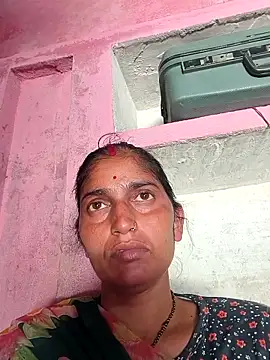Snapshot of Pooja_shre chatting on 04/24/26, 04:37 Pooja shre online show from 04/24/26, 04:37