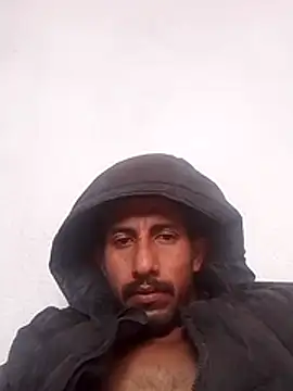 Snapshot of Orlao25cm chatting on 11/29/25, 07:28 Orlao25cm online show from 11/29/25, 07:28