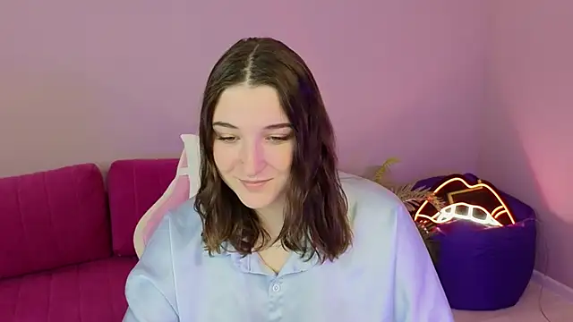 AnnieDodge online show from 10/18/25, 05:54