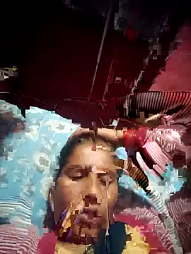 Snapshot of OliveGreen22 chatting on 11/06/25, 01:06 OliveGreen22 online show from 11/06/25, 01:06