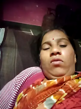 Snapshot of OliveGreen22 chatting on 11/06/25, 11:59 OliveGreen22 online show from 11/06/25, 11:59