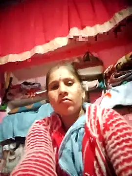 Snapshot of OliveGreen22 chatting on 11/17/25, 02:45 OliveGreen22 online show from 11/17/25, 02:45