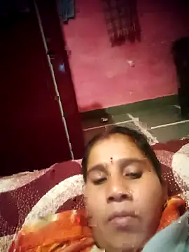 Snapshot of OliveGreen22 chatting on 11/22/25, 01:59 OliveGreen22 online show from 11/22/25, 01:59