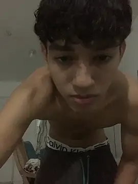 Snapshot of Alex_king17 chatting on 04/08/26, 08:58 Alex king17 online show from 04/08/26, 08:58