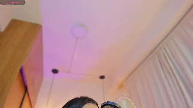 Snapshot of cassieestevens chatting on 10/23/25, 04:56 cassieestevens online show from 10/23/25, 04:56