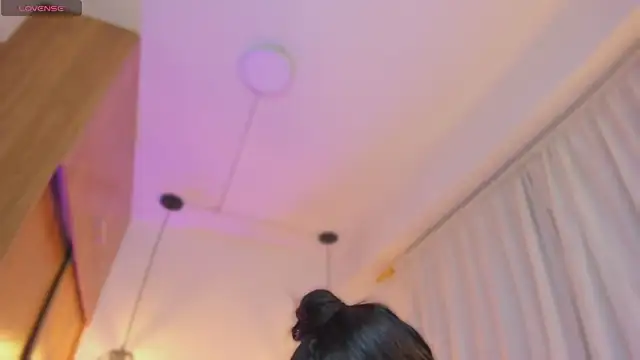 Snapshot of cassieestevens chatting on 10/29/25, 08:27 cassieestevens online show from 10/29/25, 08:27