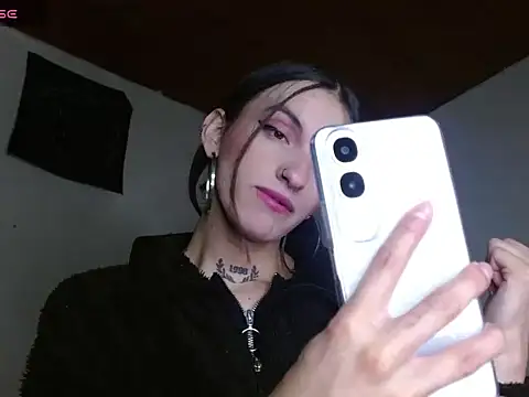 Snapshot of Scarlett_crastrawberry chatting on 04/24/26, 01:08 Scarlett crastrawberry online show from 04/24/26, 01:08