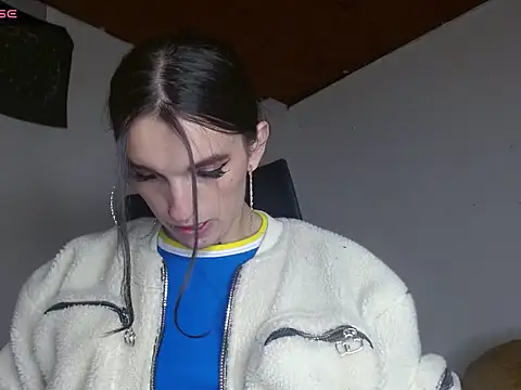Snapshot of Scarlett_crastrawberry chatting on 05/06/26, 02:19 Scarlett crastrawberry online show from 05/06/26, 02:19