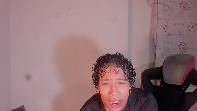 Snapshot of bad_girl_xxx chatting on 04/01/26, 07:42 bad girl xxx online show from 04/01/26, 07:42